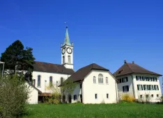 Kirche Rein, Pfarrhaus, Konfi- und W&ouml;schh&uuml;sli (Foto: Lotti H&auml;rdi)